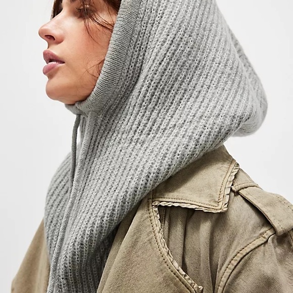 Free People Accessories - Free People Ribbed a balaclava  Green New Condition